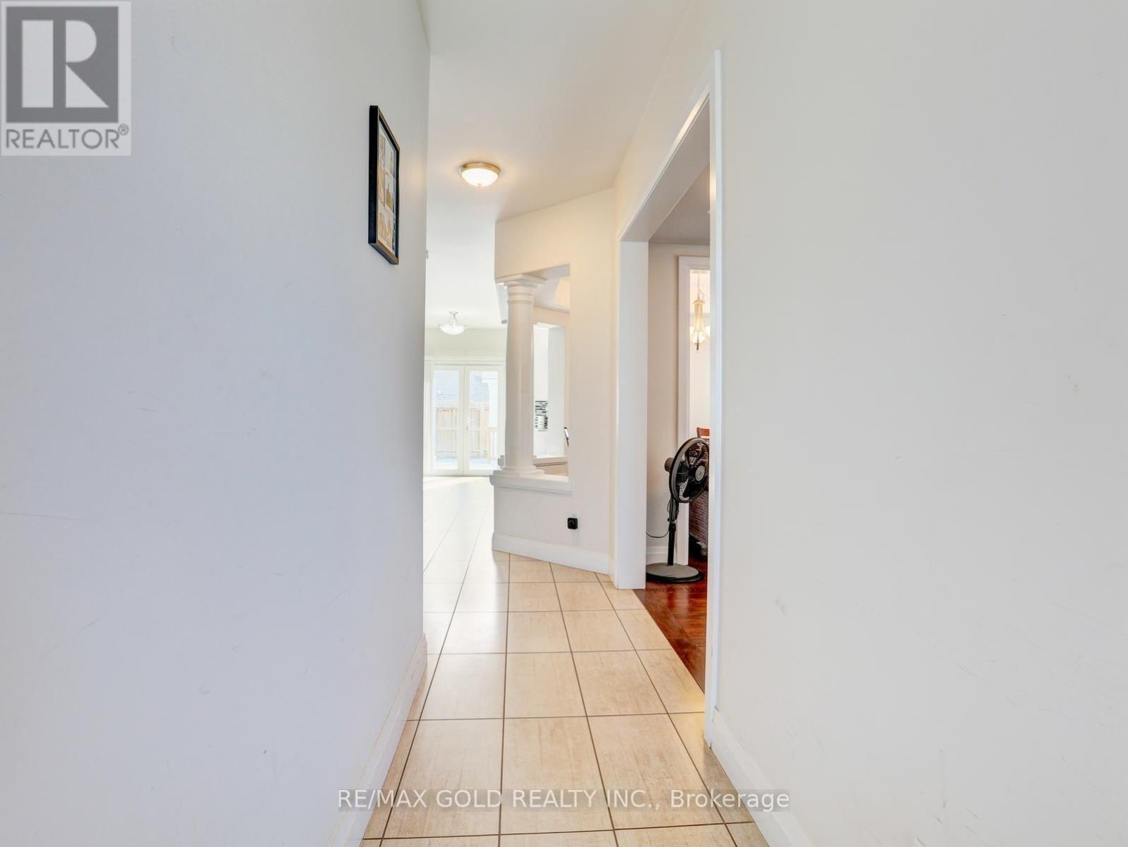 812 HALIFAX ROAD - 4