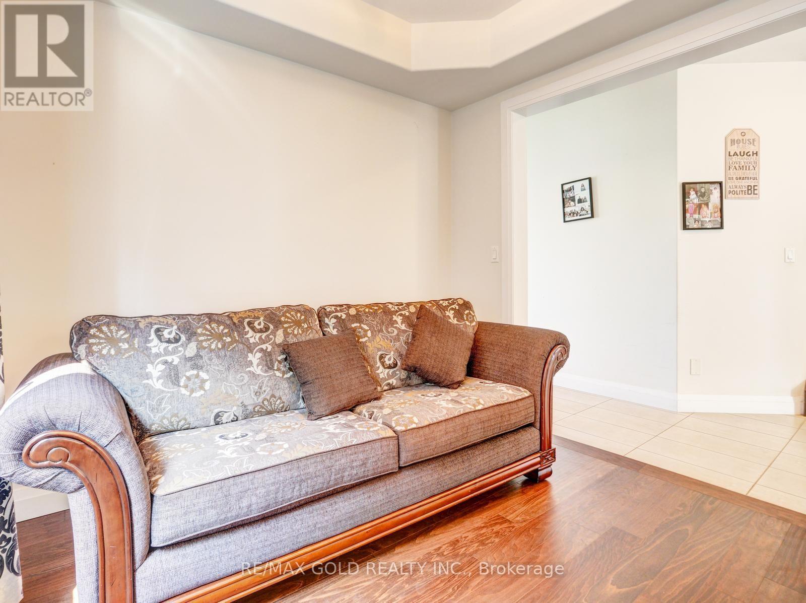 812 HALIFAX ROAD - 7