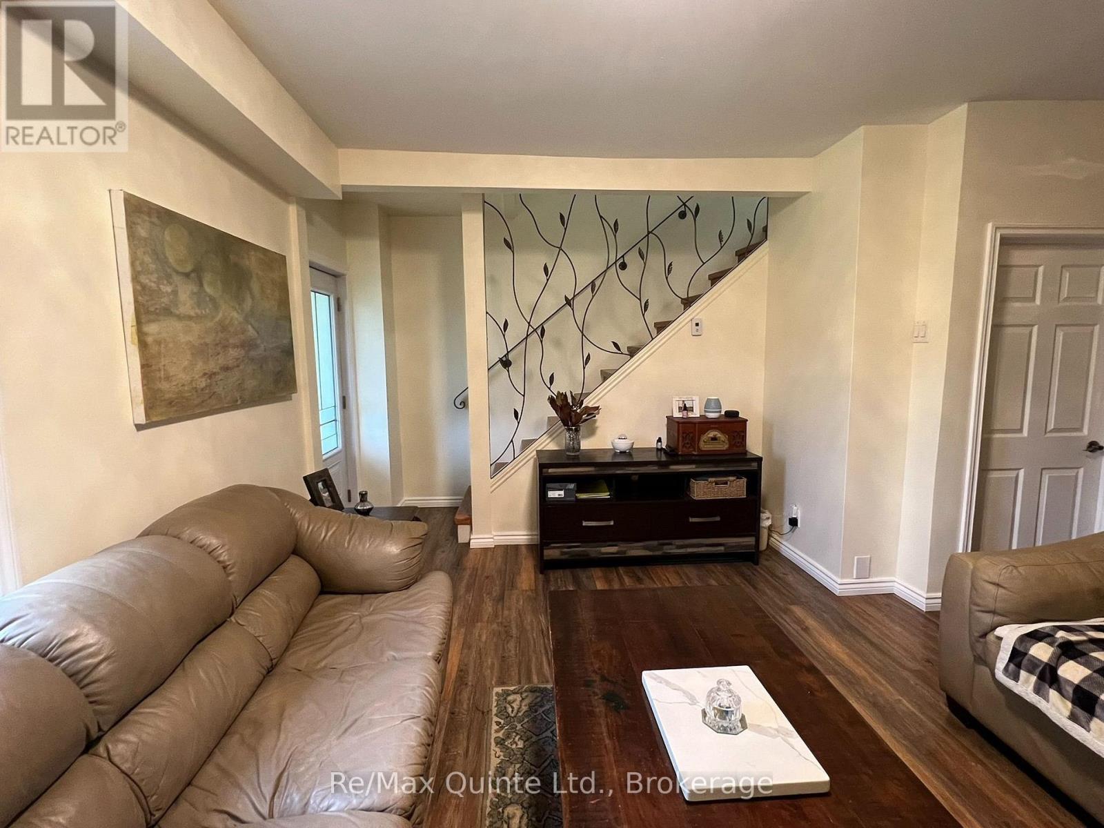 101 ROSELAND DRIVE - 13