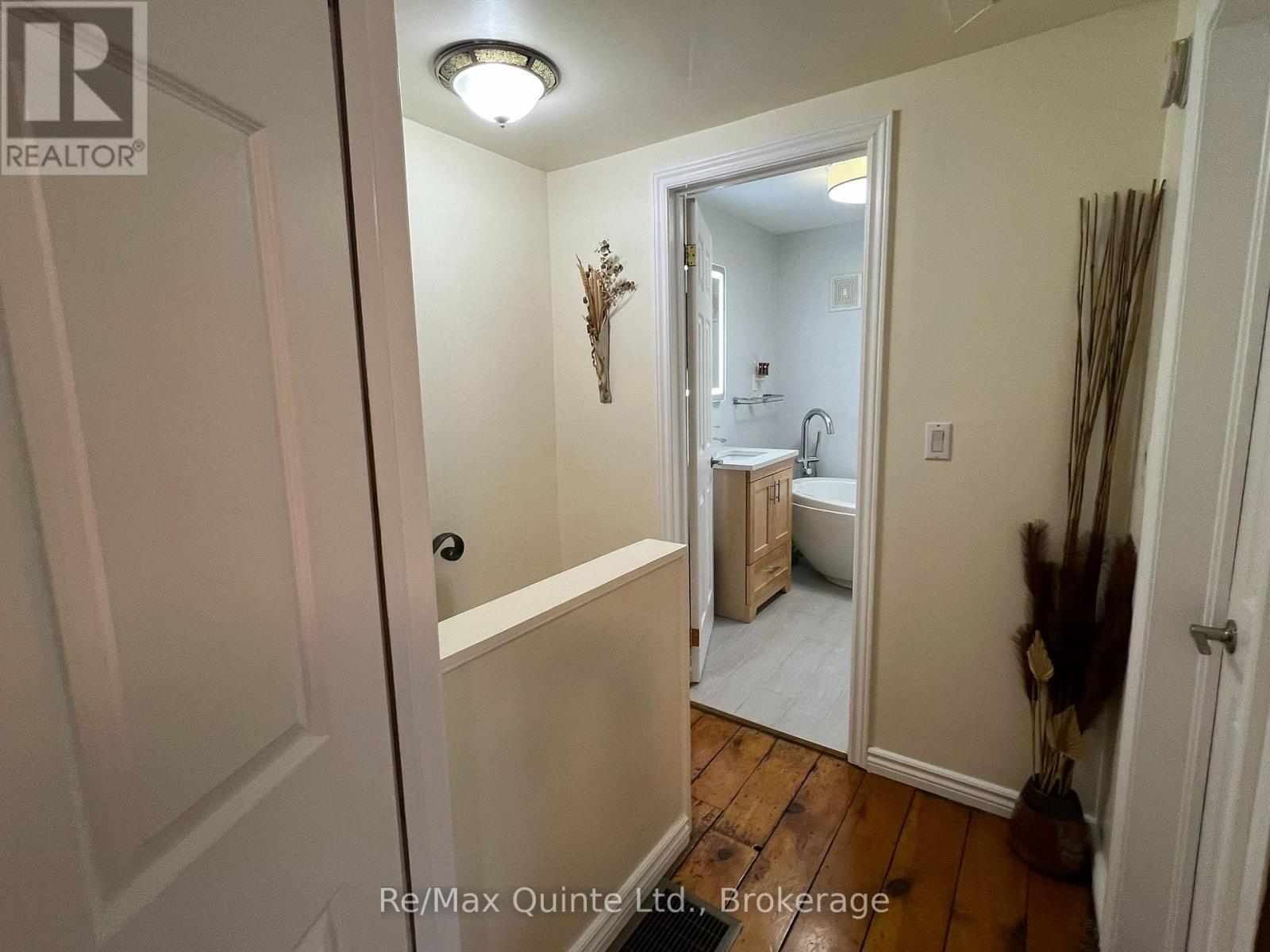 101 ROSELAND DRIVE - 24