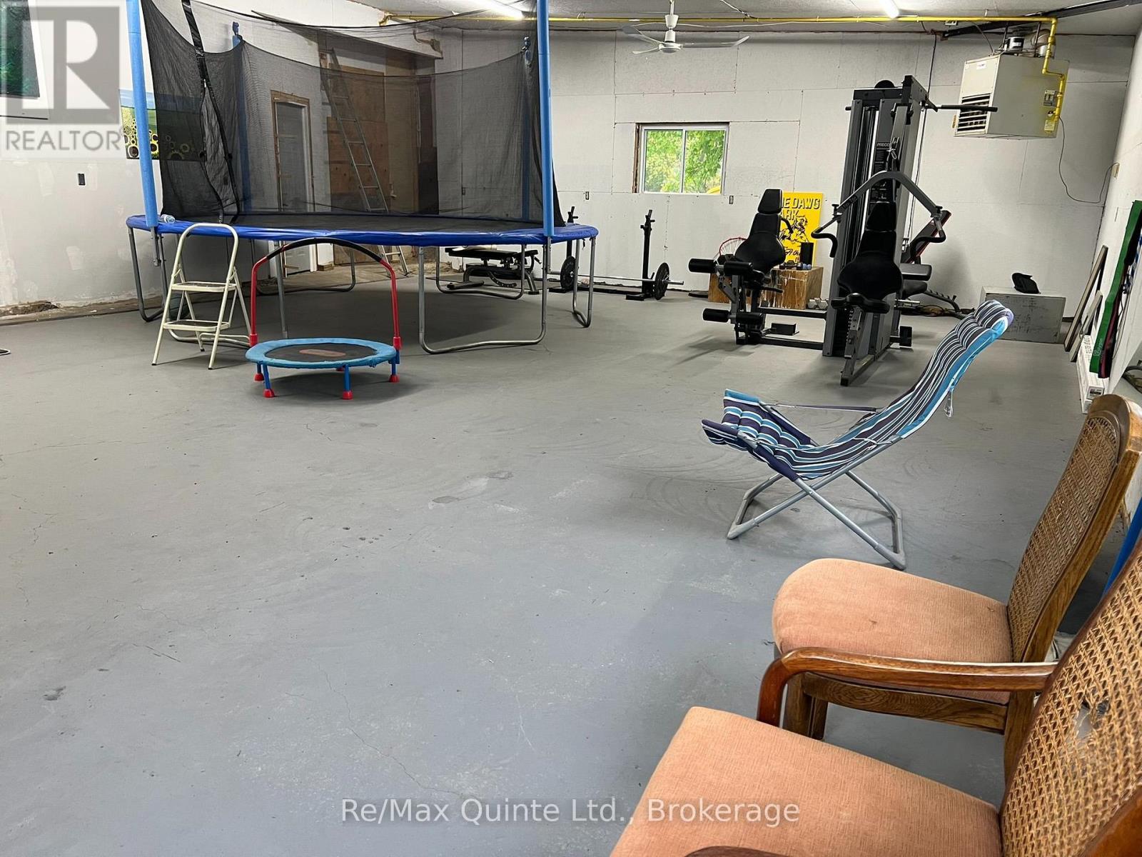 101 ROSELAND DRIVE - 33