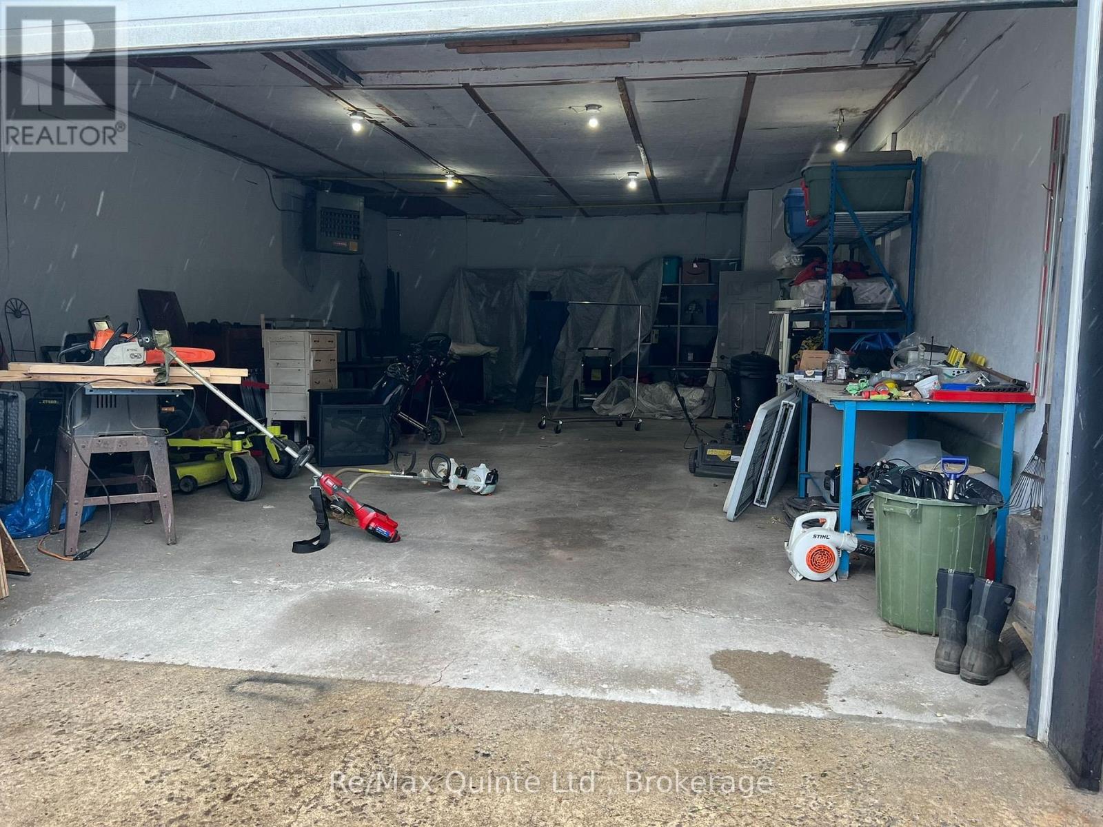 101 ROSELAND DRIVE - 36
