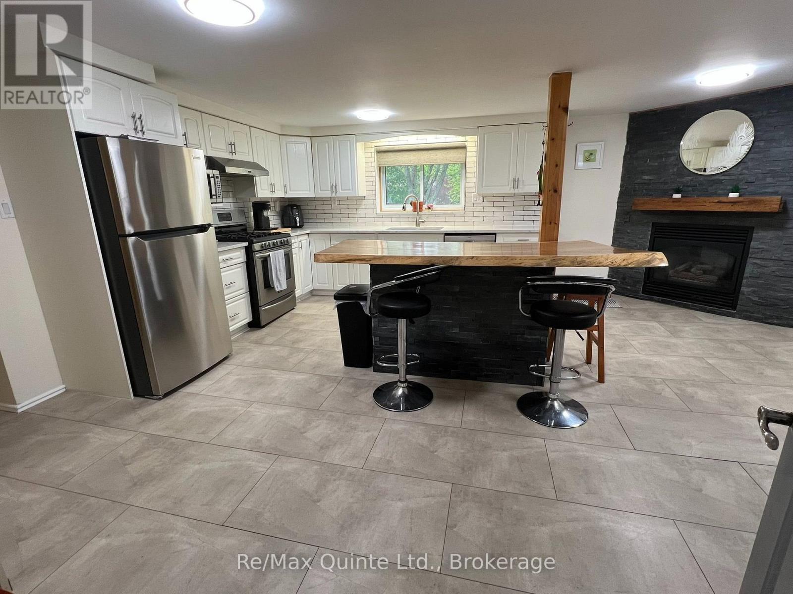 101 ROSELAND DRIVE - 7