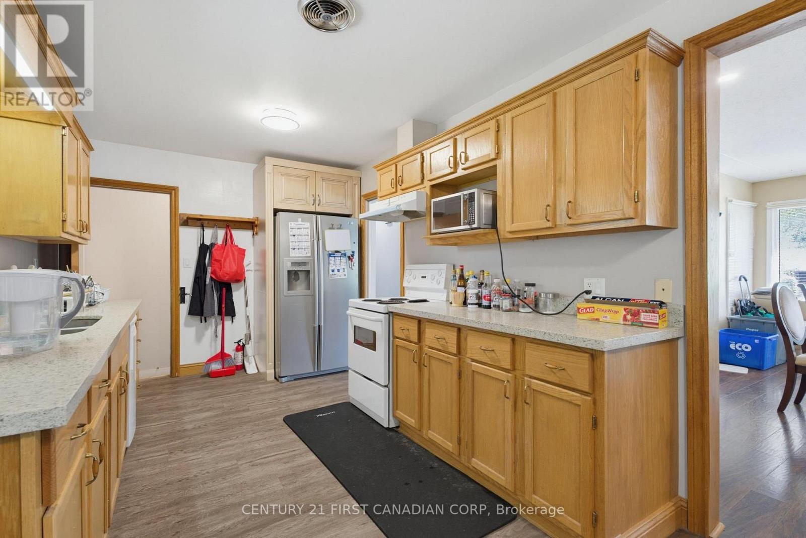 478 COOMBS AVENUE - 13