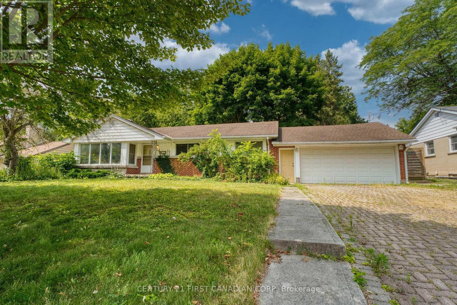 478 COOMBS AVENUE - 2