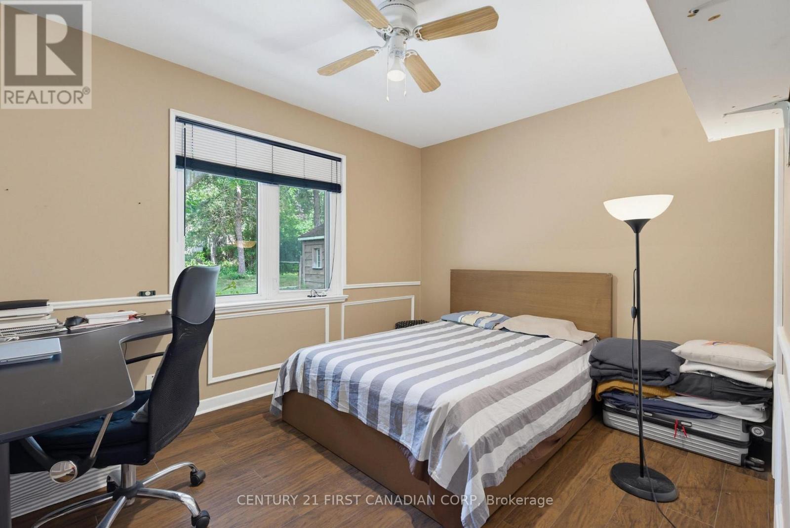 478 COOMBS AVENUE - 21