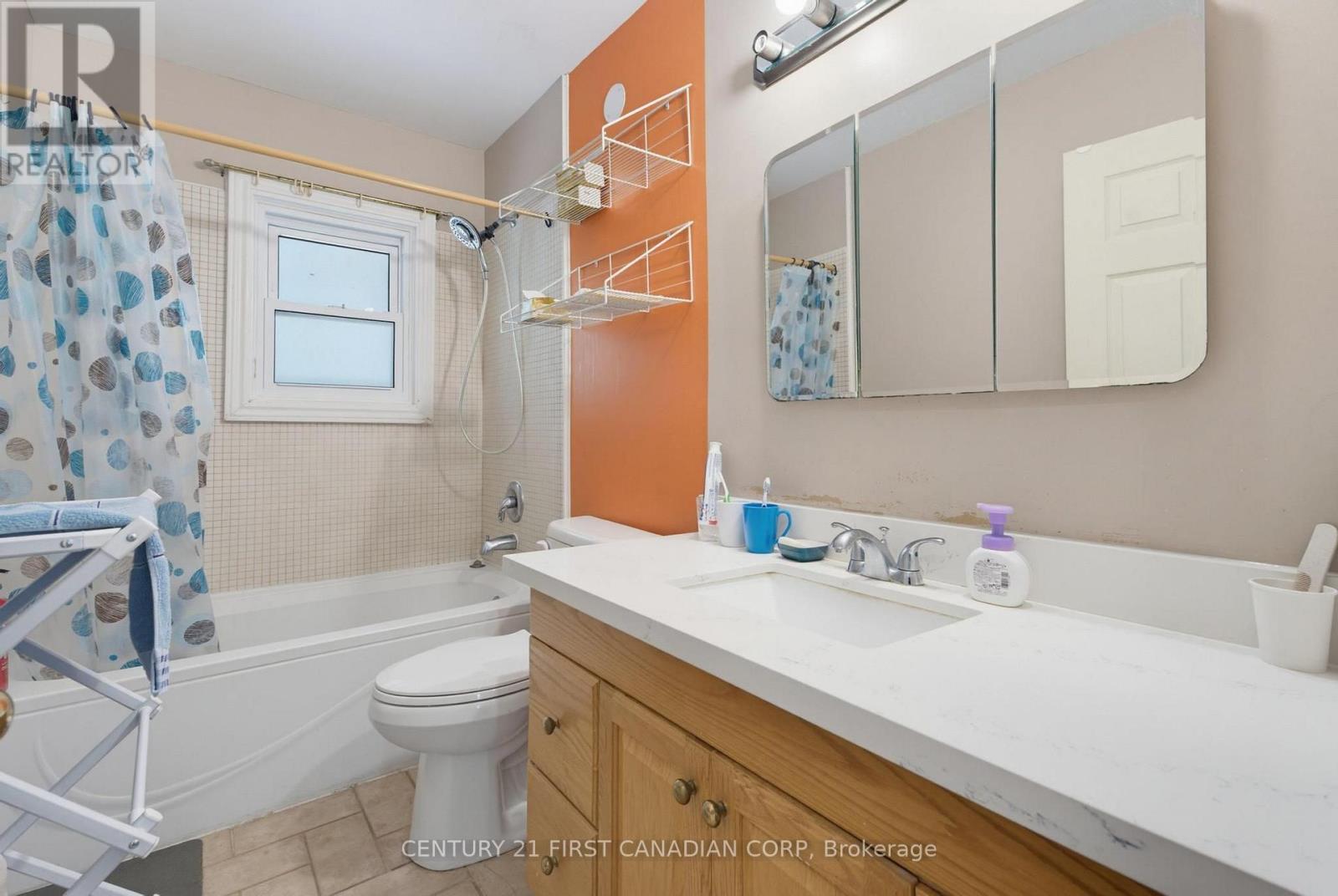 478 COOMBS AVENUE - 23