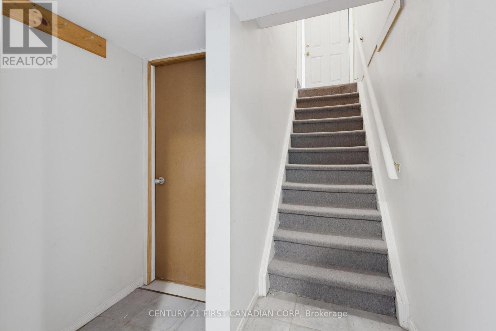 478 COOMBS AVENUE - 24