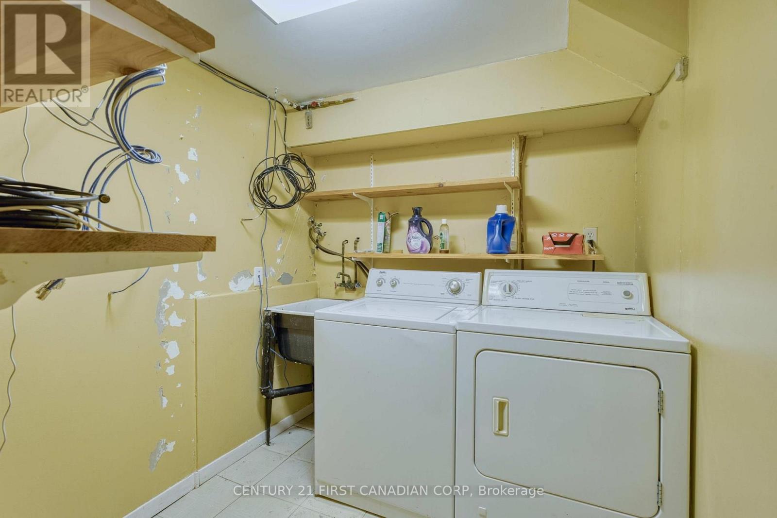 478 COOMBS AVENUE - 34