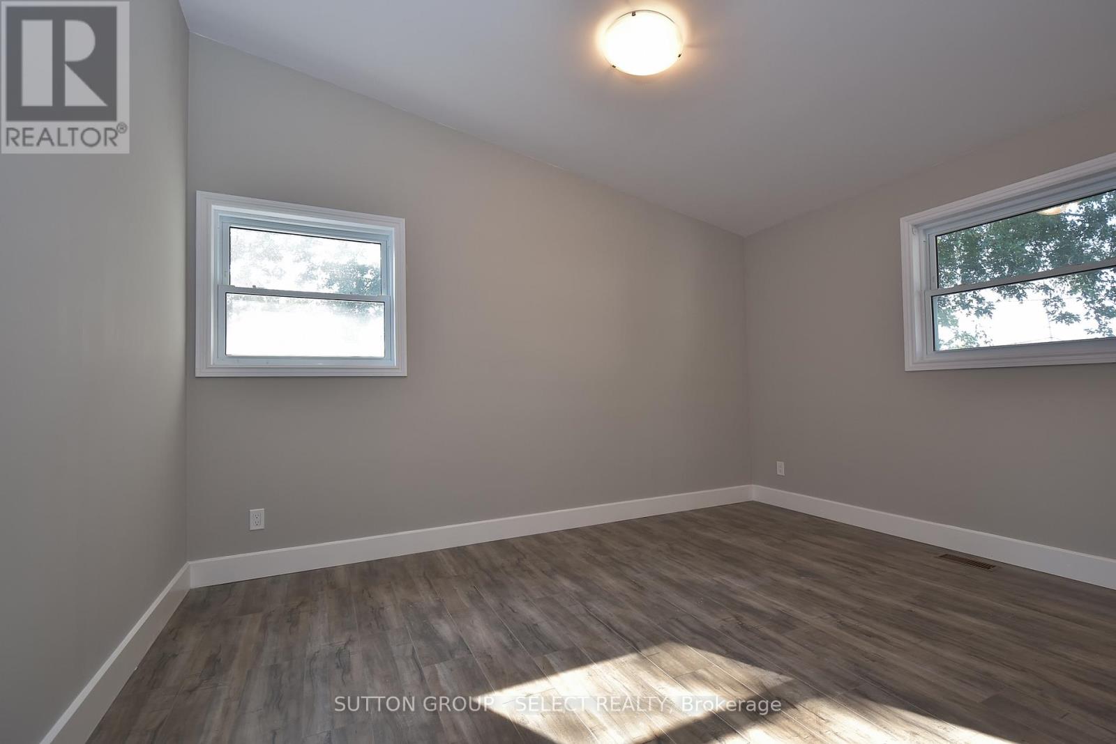 1566 NAIRN AVENUE - 10