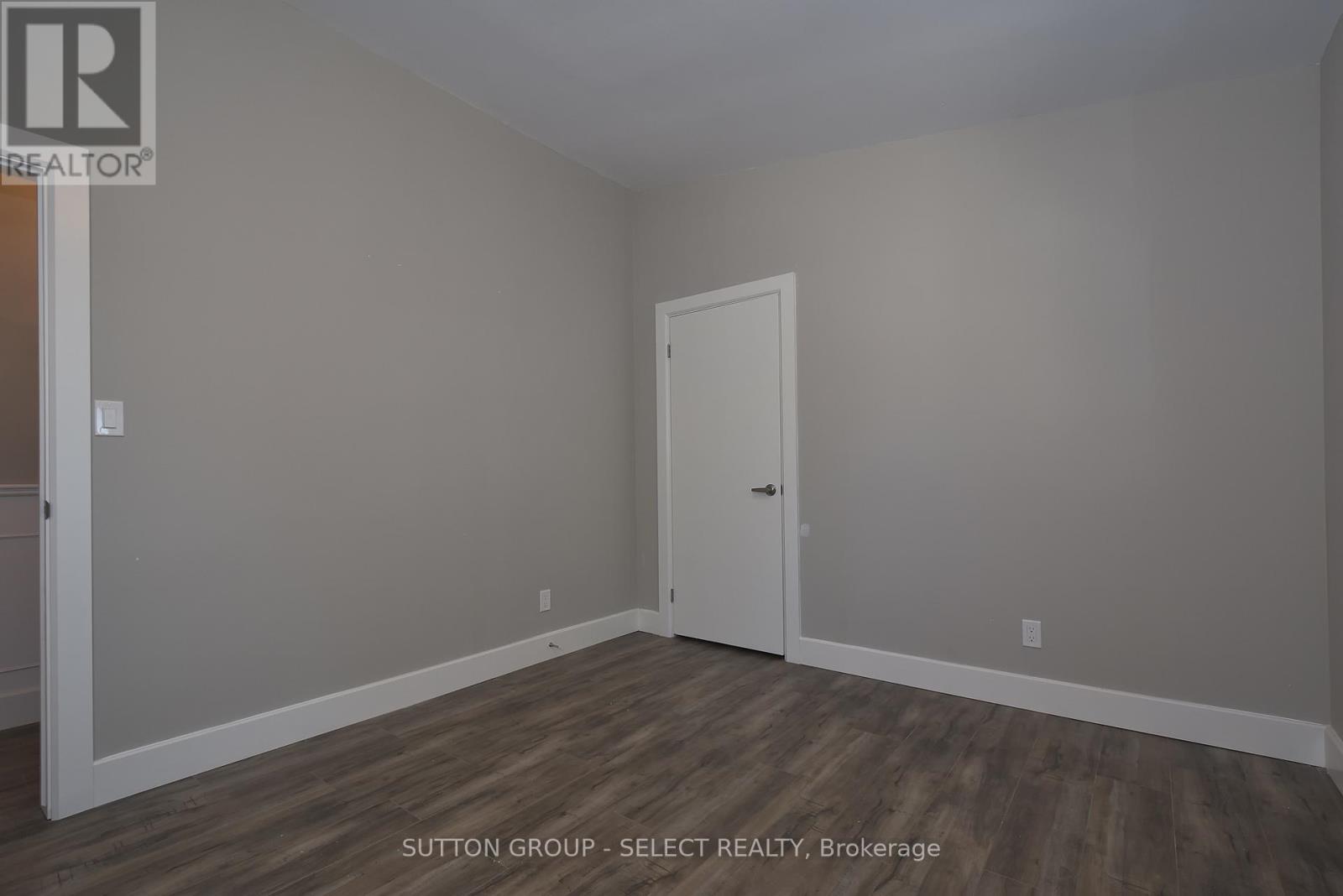 1566 NAIRN AVENUE - 14
