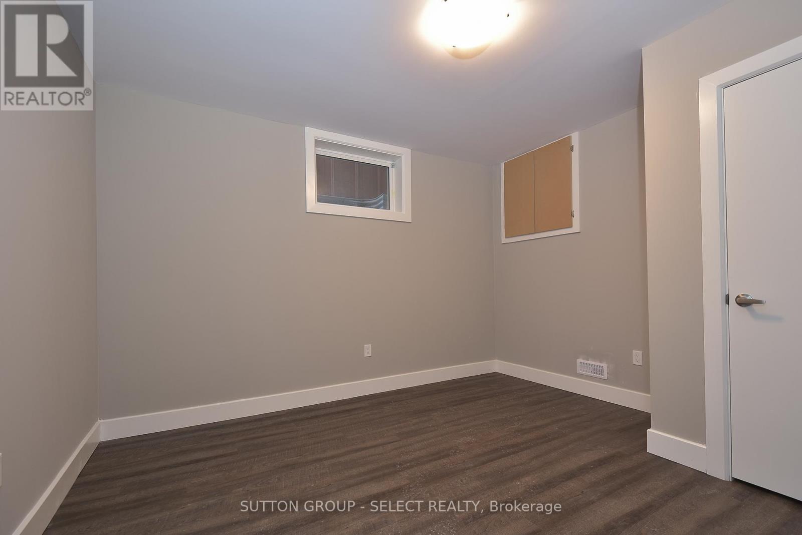 1566 NAIRN AVENUE - 18