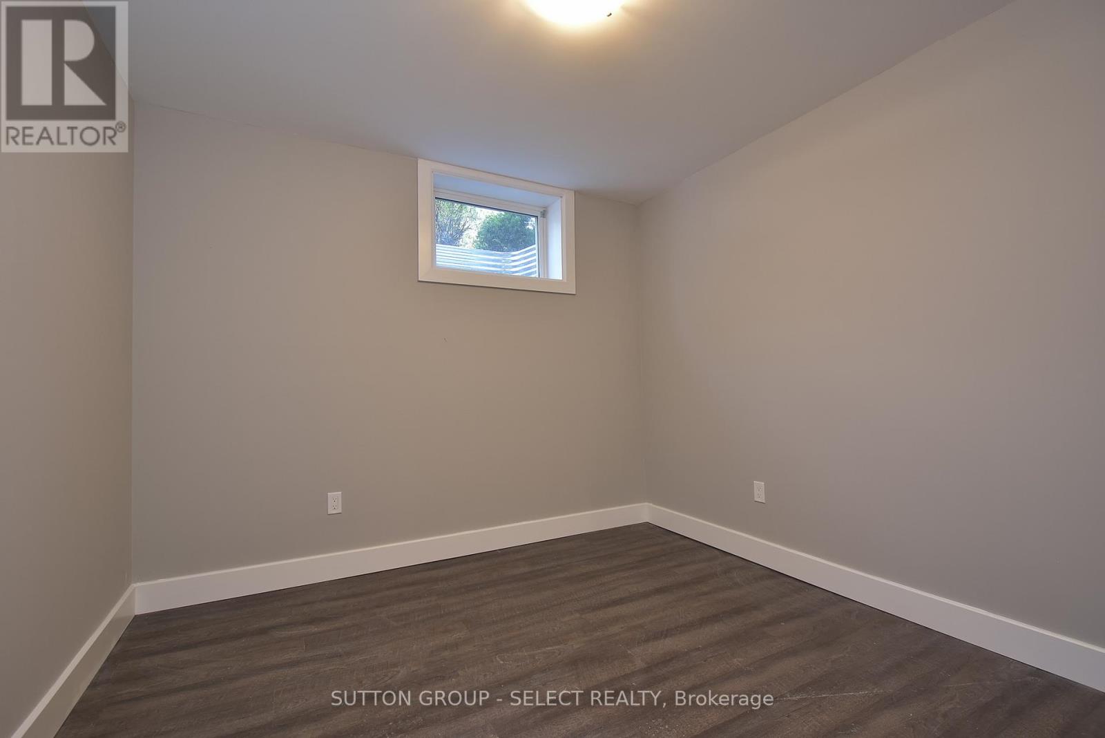1566 NAIRN AVENUE - 21