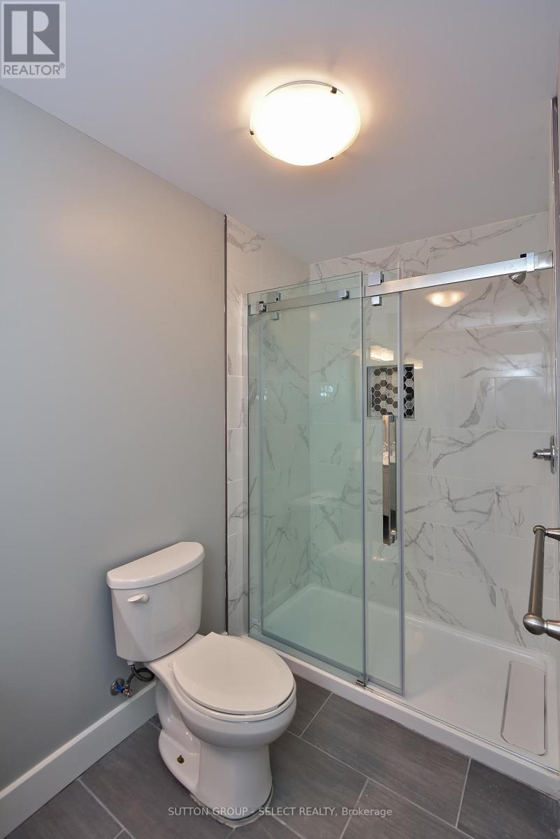 1566 NAIRN AVENUE - 23