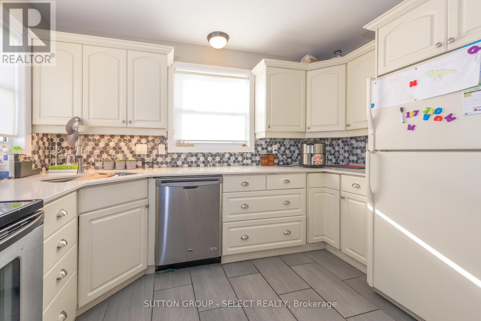 1566 NAIRN AVENUE - 4