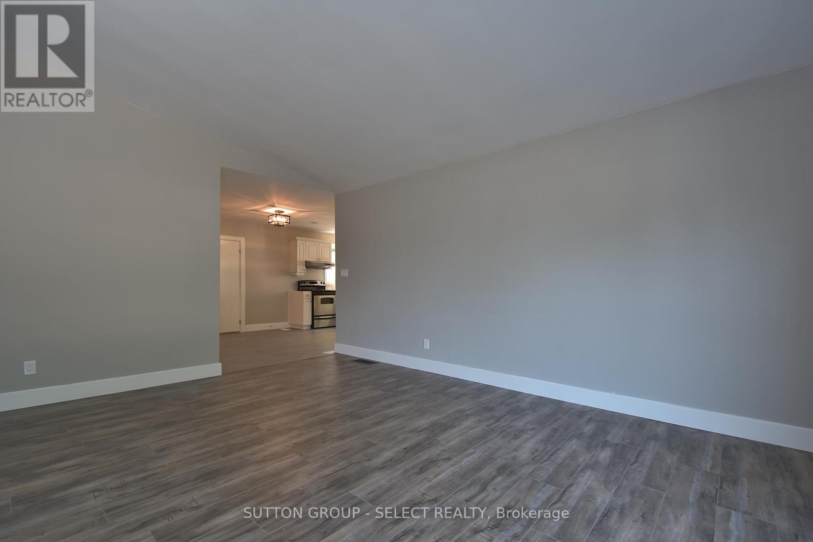 1566 NAIRN AVENUE - 8