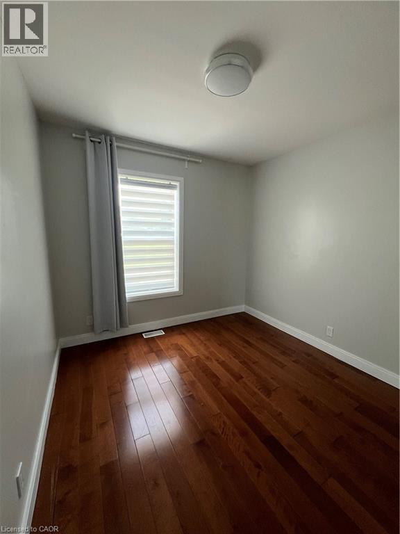 179 VINE Street S - 8