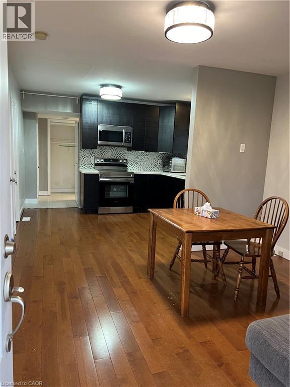 179 VINE Street S - 1