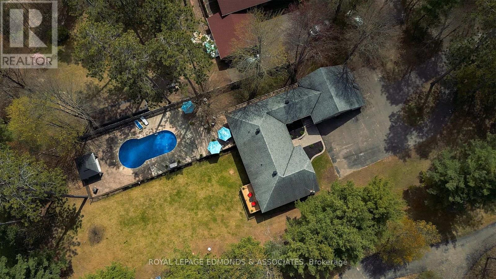 39 SELLEY STREET - 3