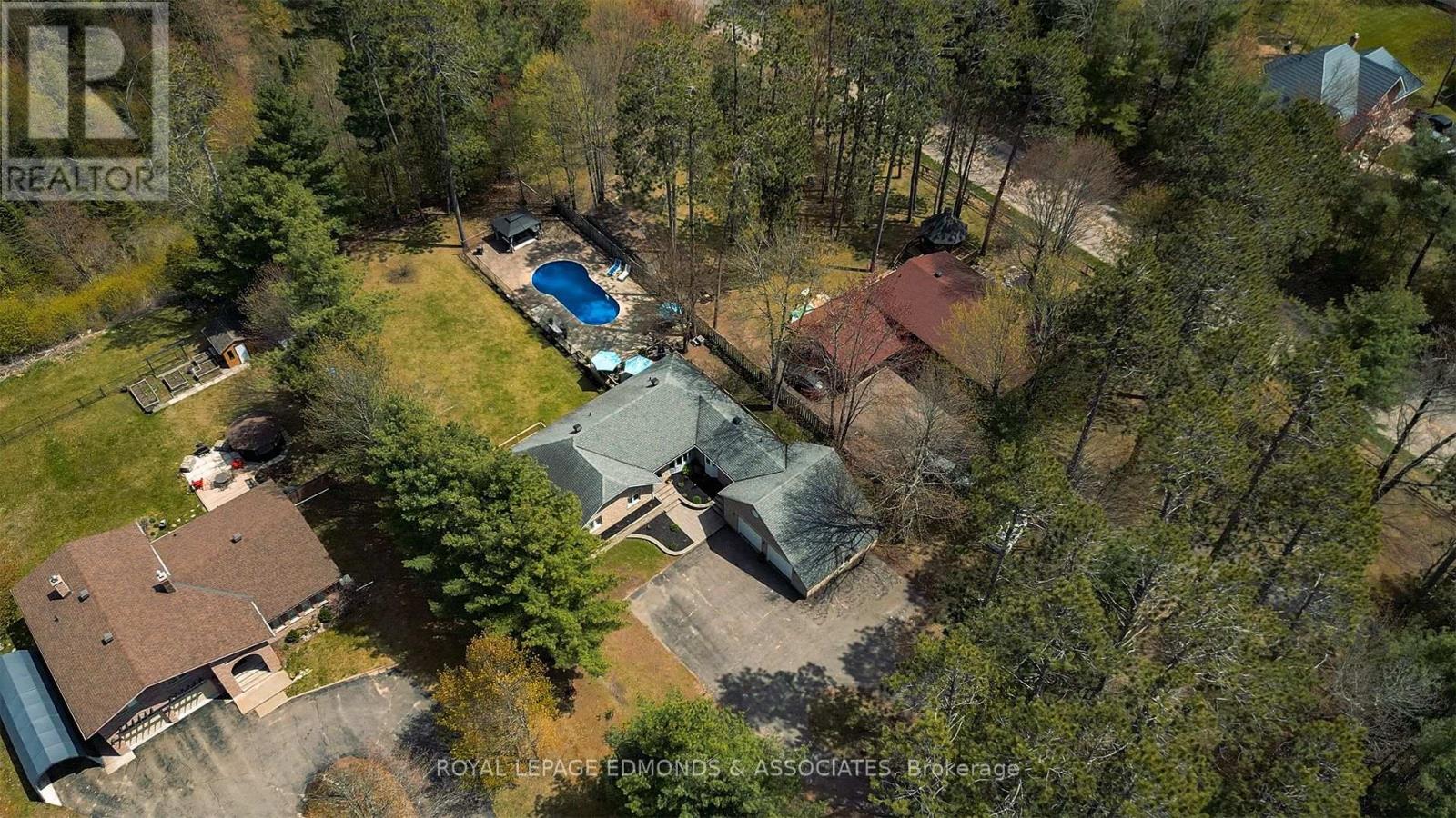 39 SELLEY STREET - 4