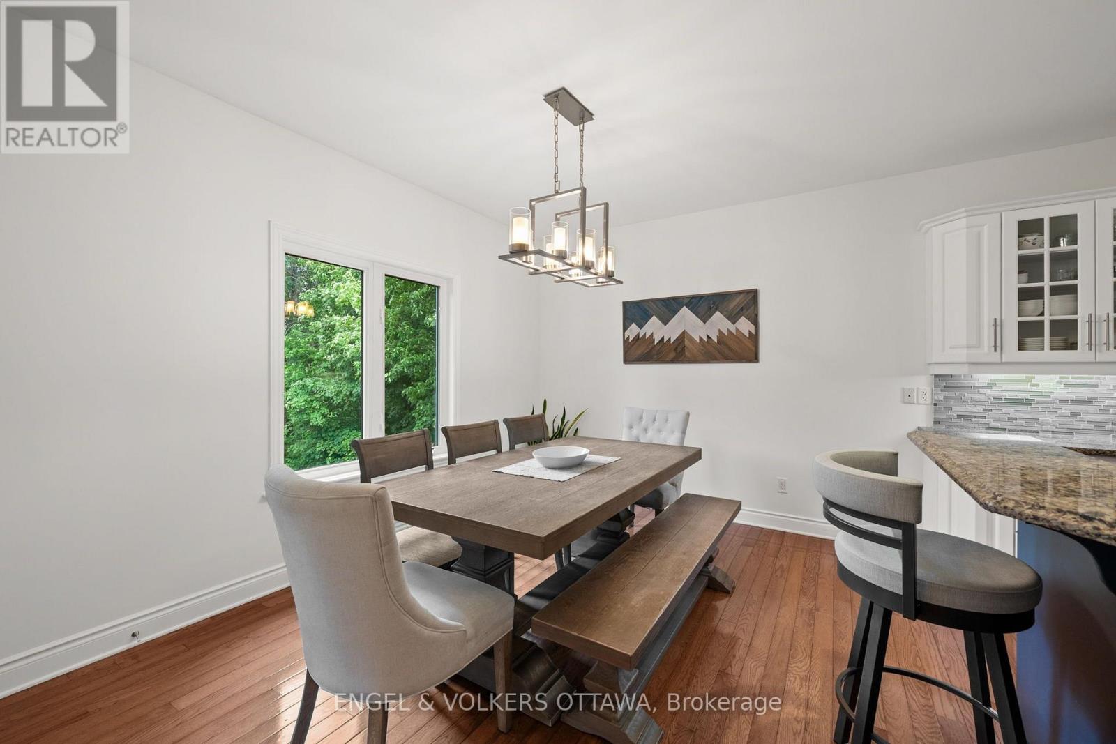 876 CENTER STREET - 15