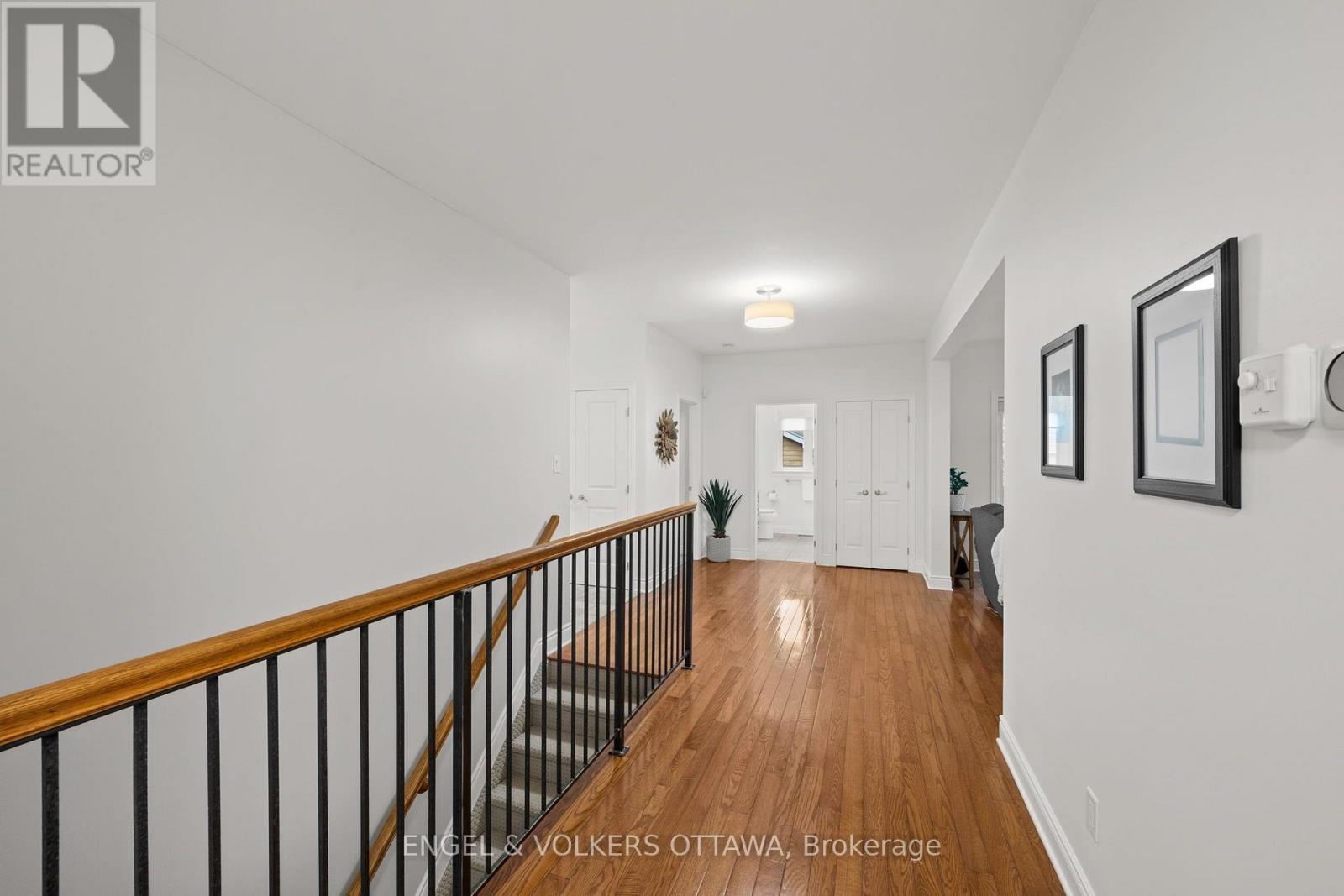 876 CENTER STREET - 23