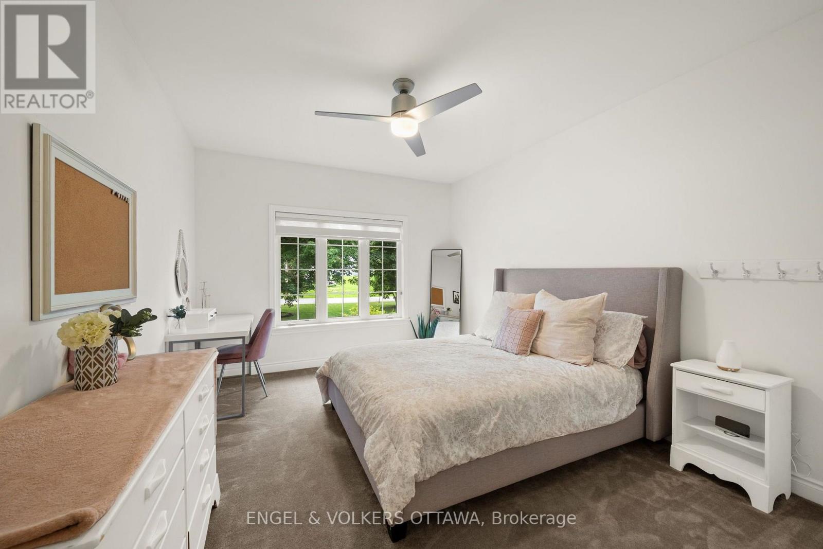 876 CENTER STREET - 24