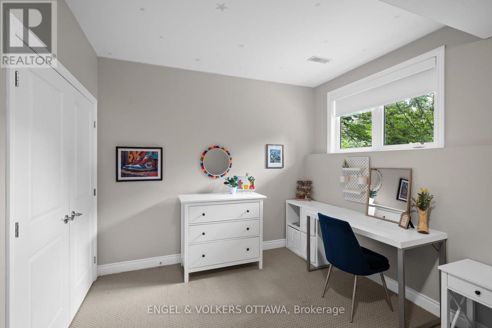 876 CENTER STREET - 33