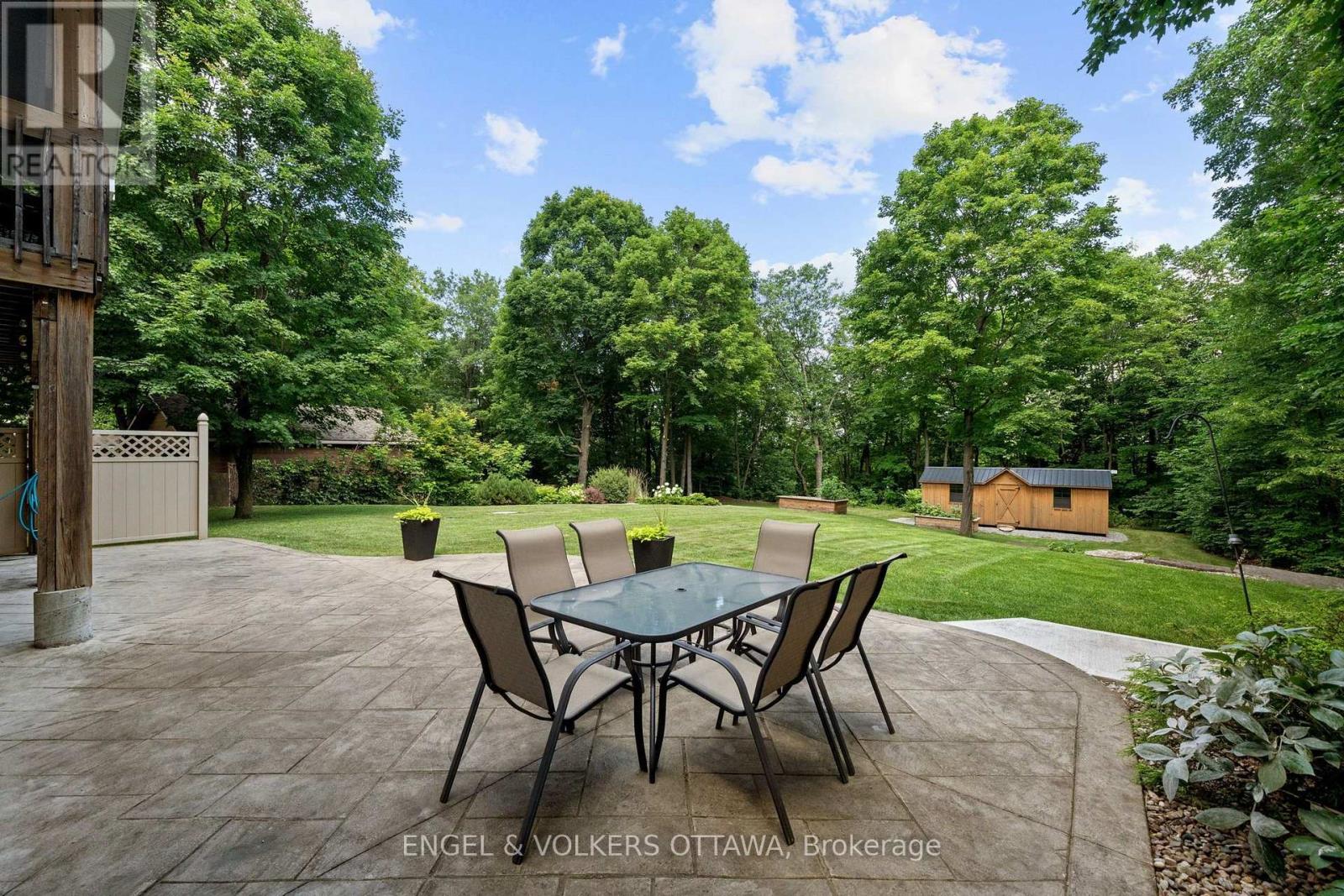 876 CENTER STREET - 41