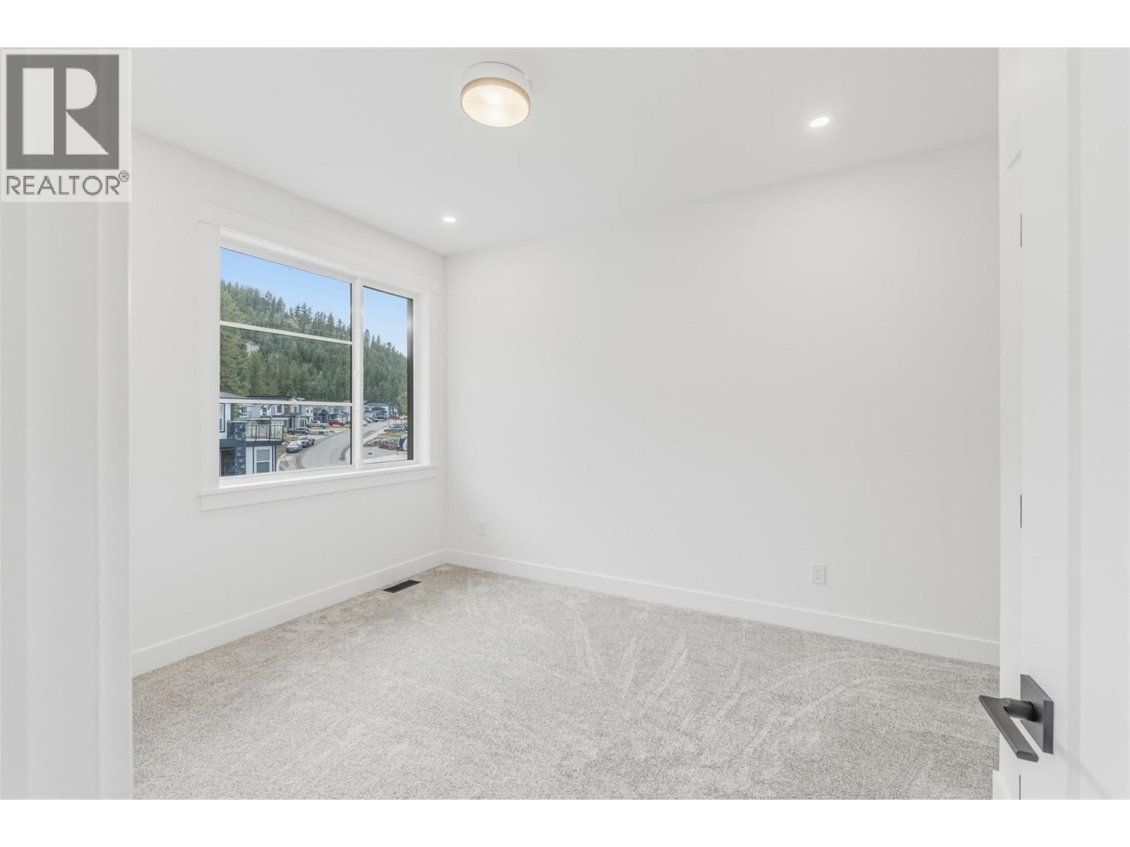 1762 Balsam Place - 33