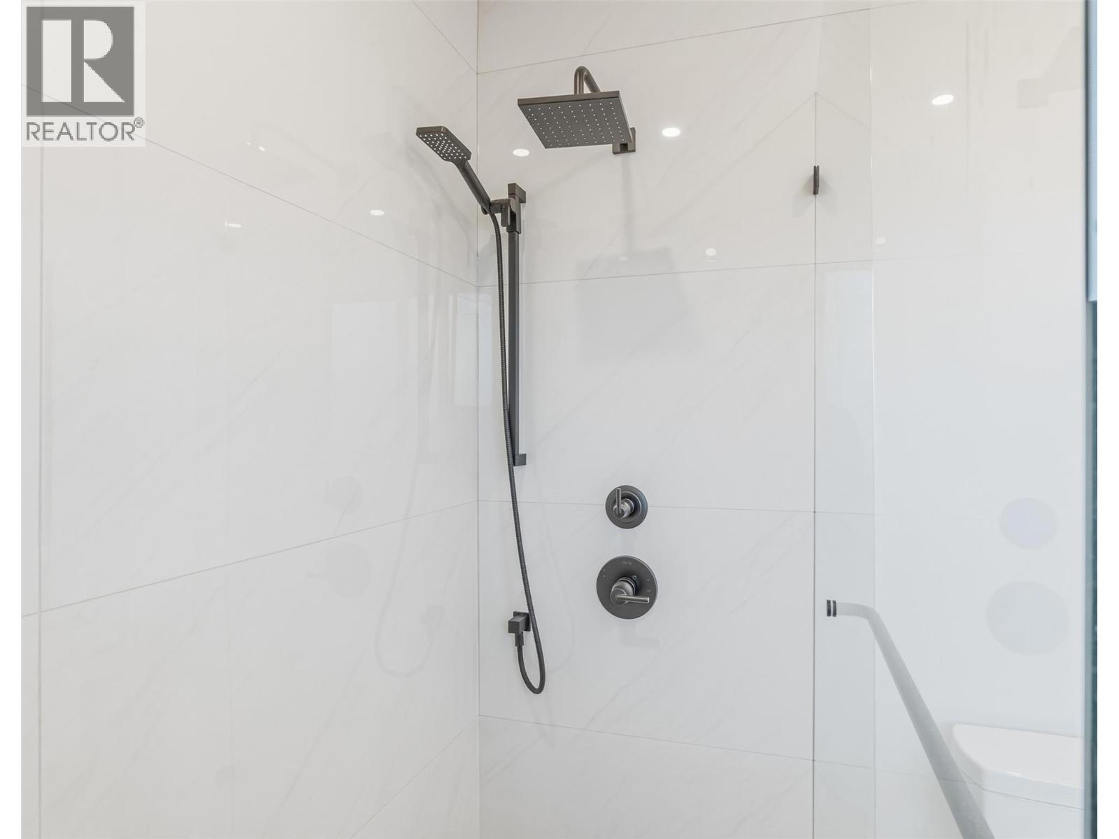 1762 Balsam Place - 30