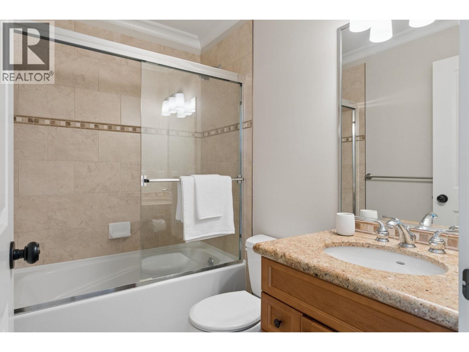 4904 CHALET PLACE, North Vancouver