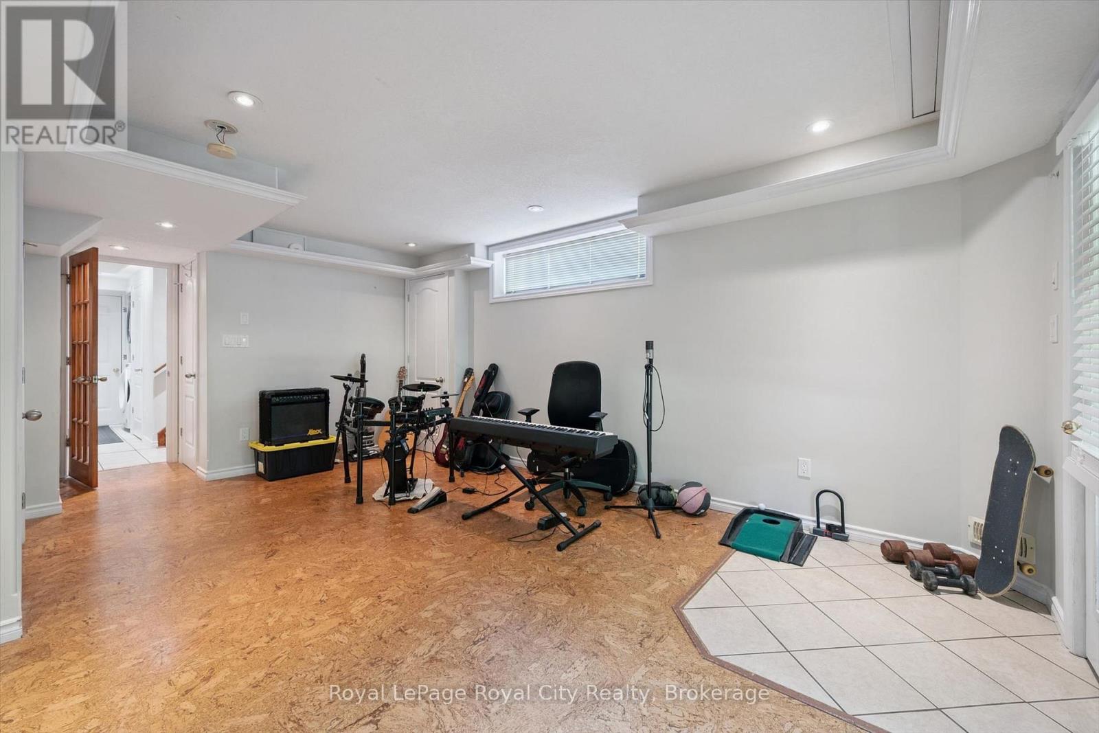 220 CARRINGTON DRIVE - 23