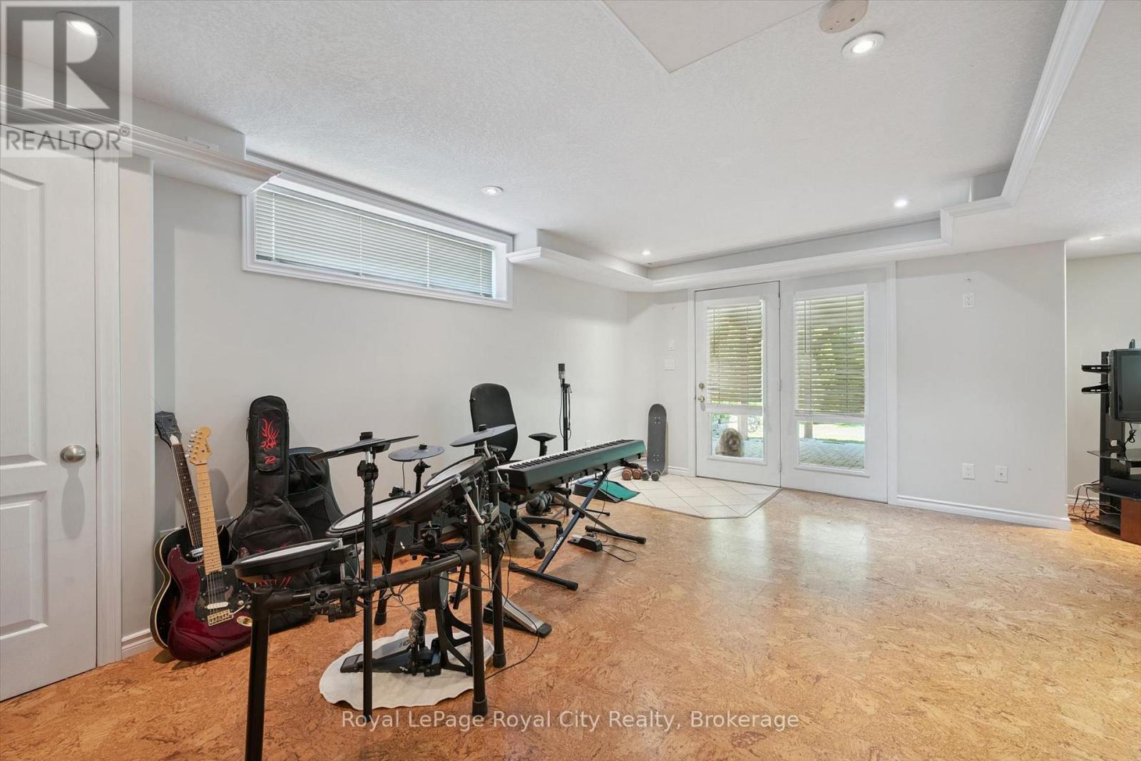 220 CARRINGTON DRIVE - 24