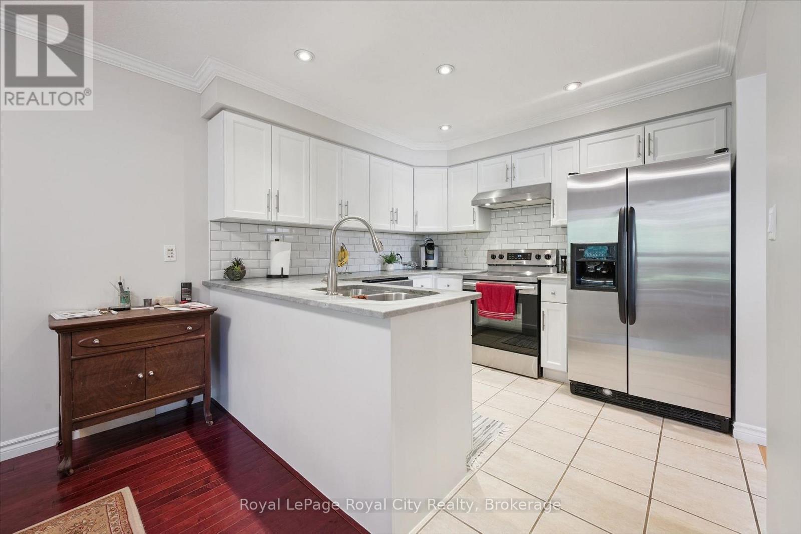 220 CARRINGTON DRIVE - 7