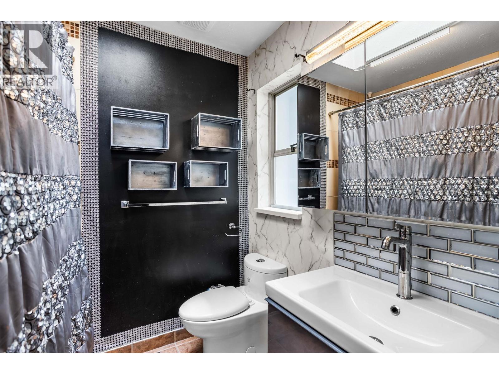 1030 YARMOUTH STREET, Port Coquitlam