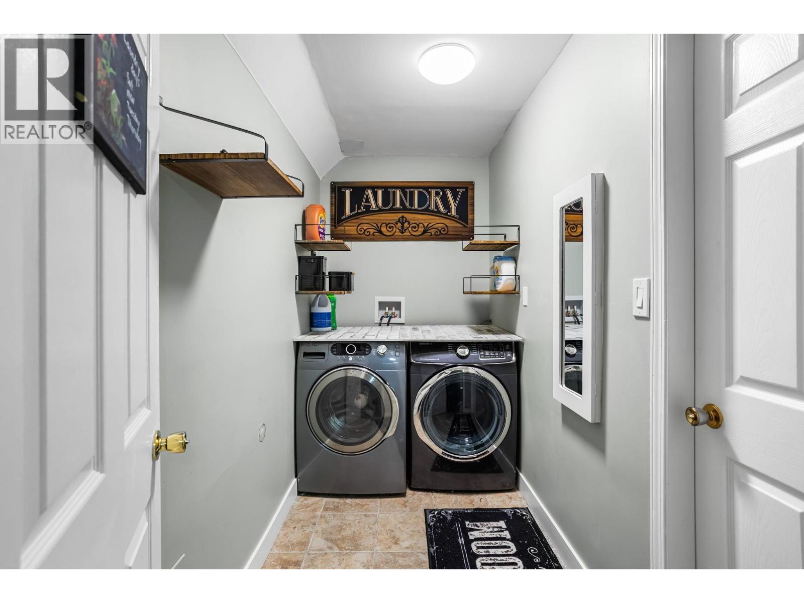 1030 YARMOUTH STREET, Port Coquitlam