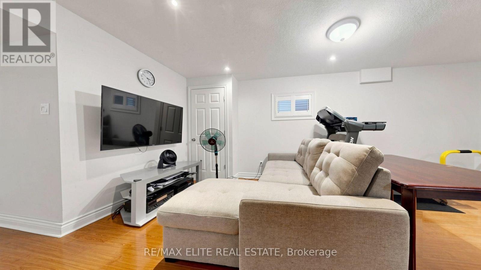 24 CASCADEN STREET - 25