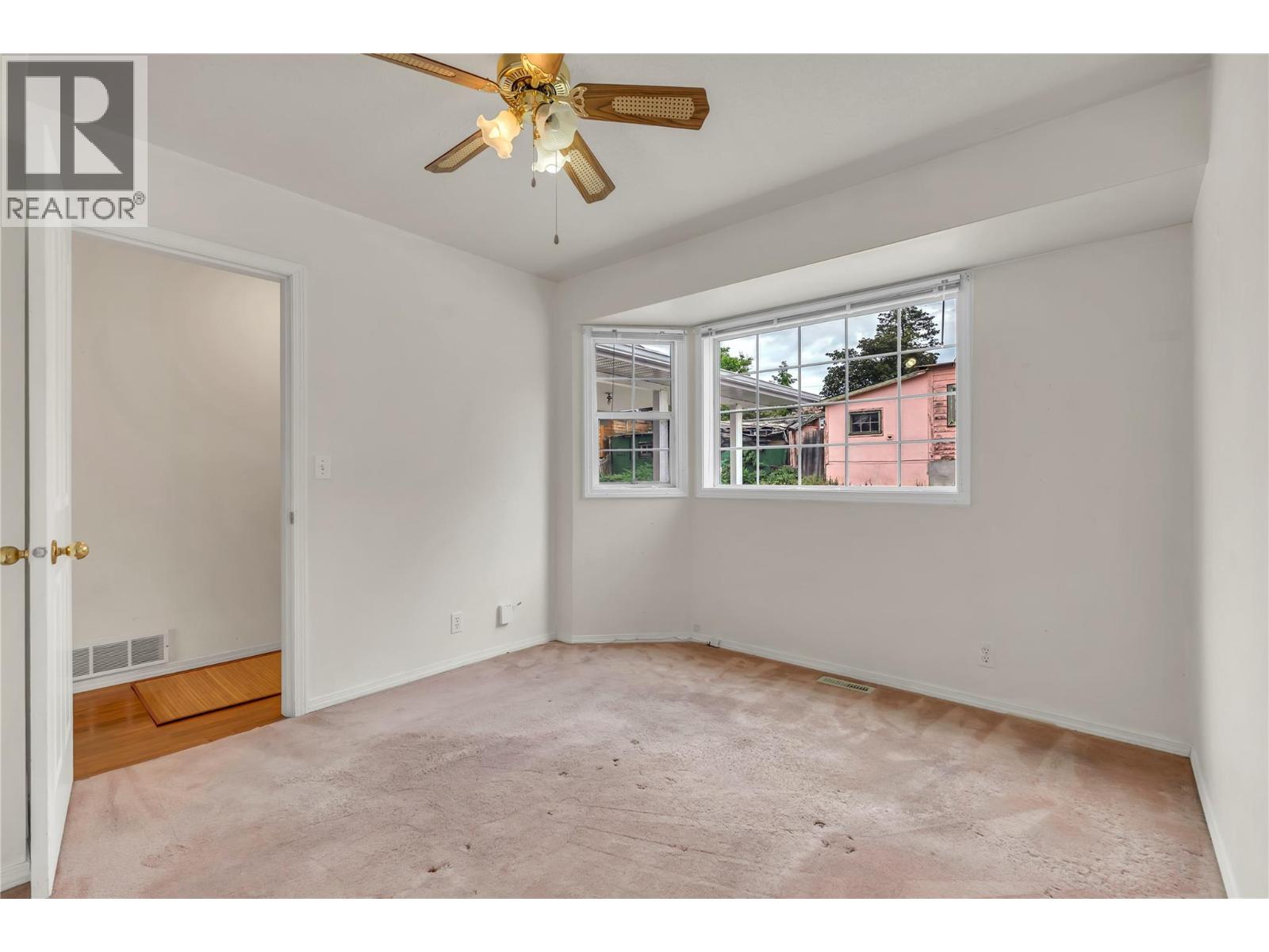 #7 14615 Victoria Road - 15