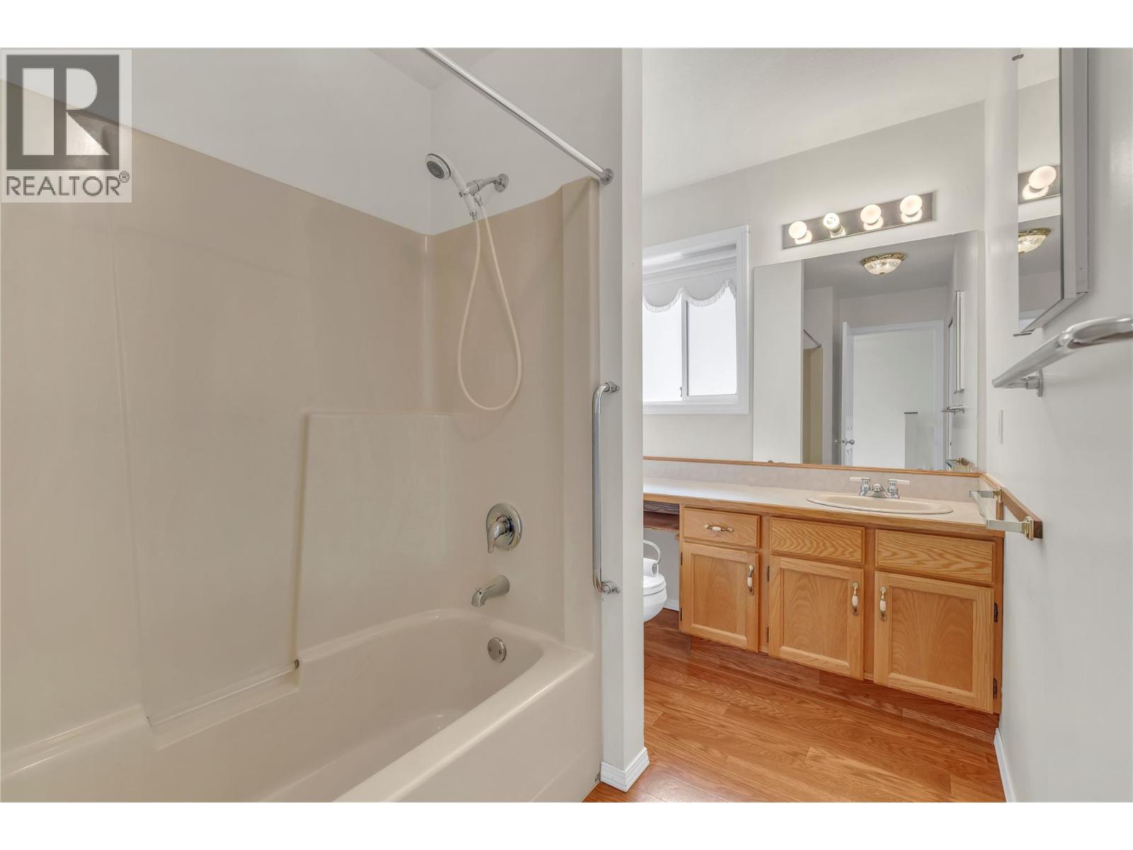#7 14615 Victoria Road - 19
