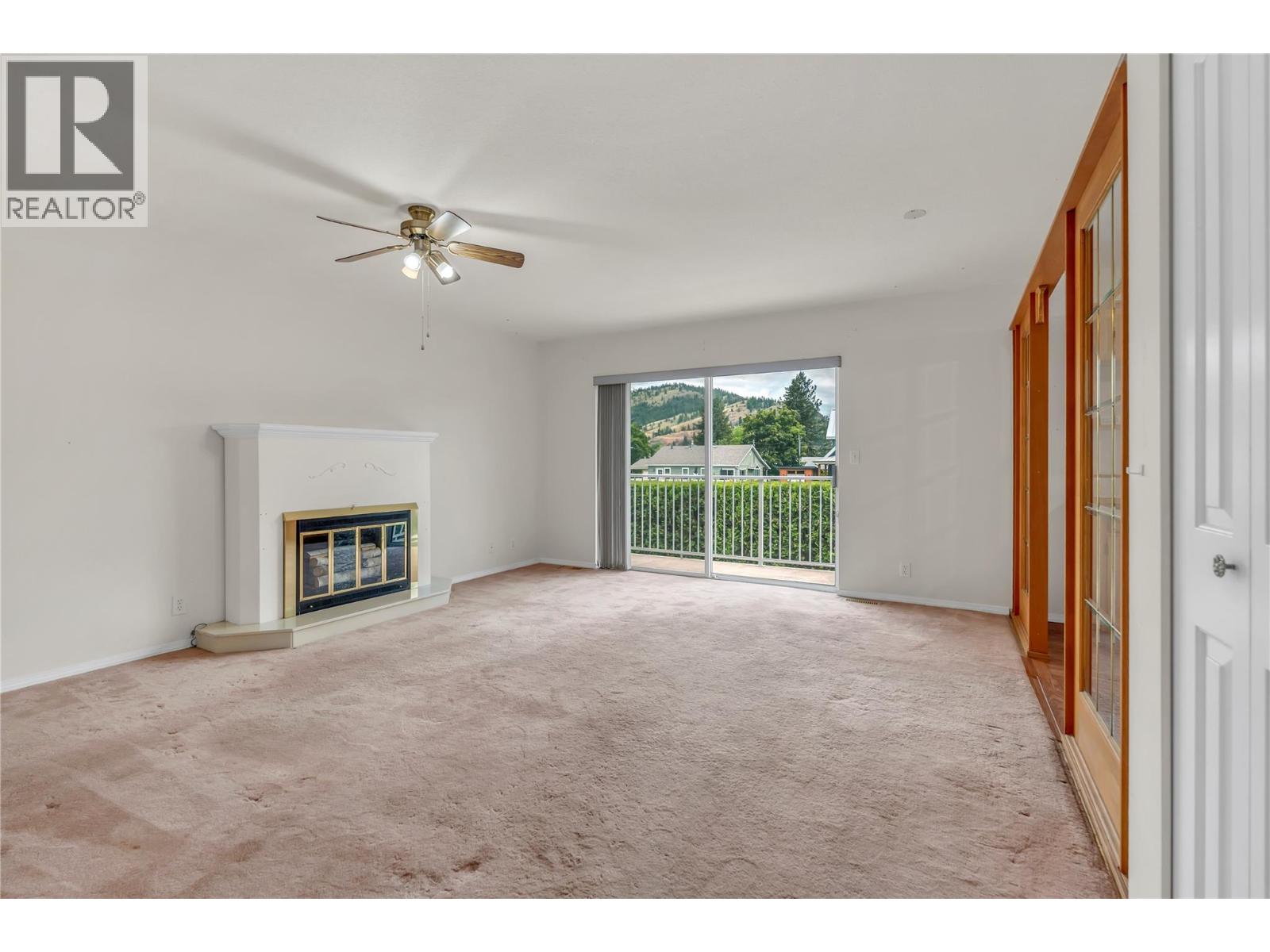 #7 14615 Victoria Road - 11