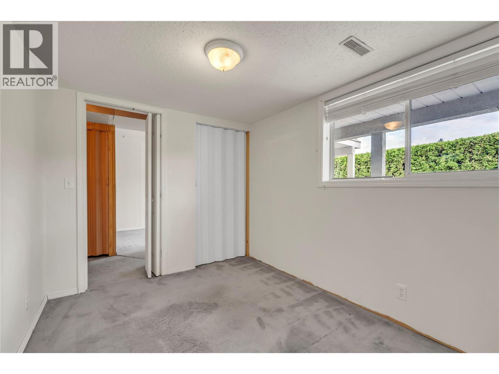 #7 14615 Victoria Road - 23
