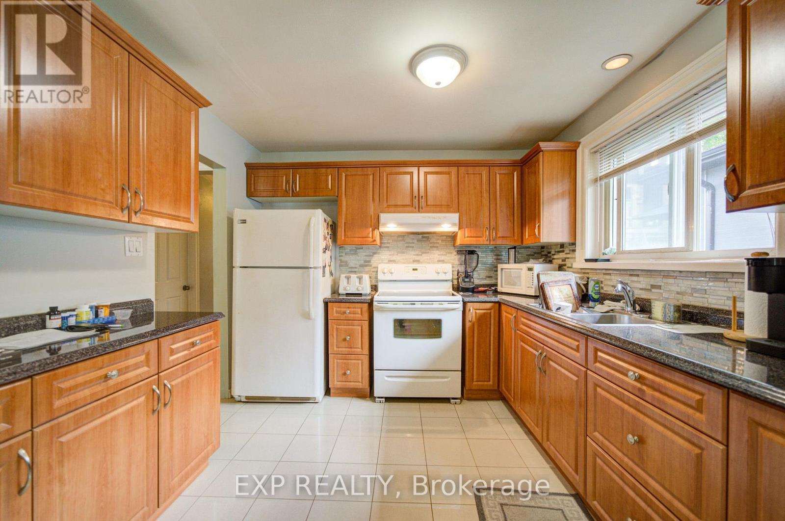 608 RUPERT AVENUE - 10