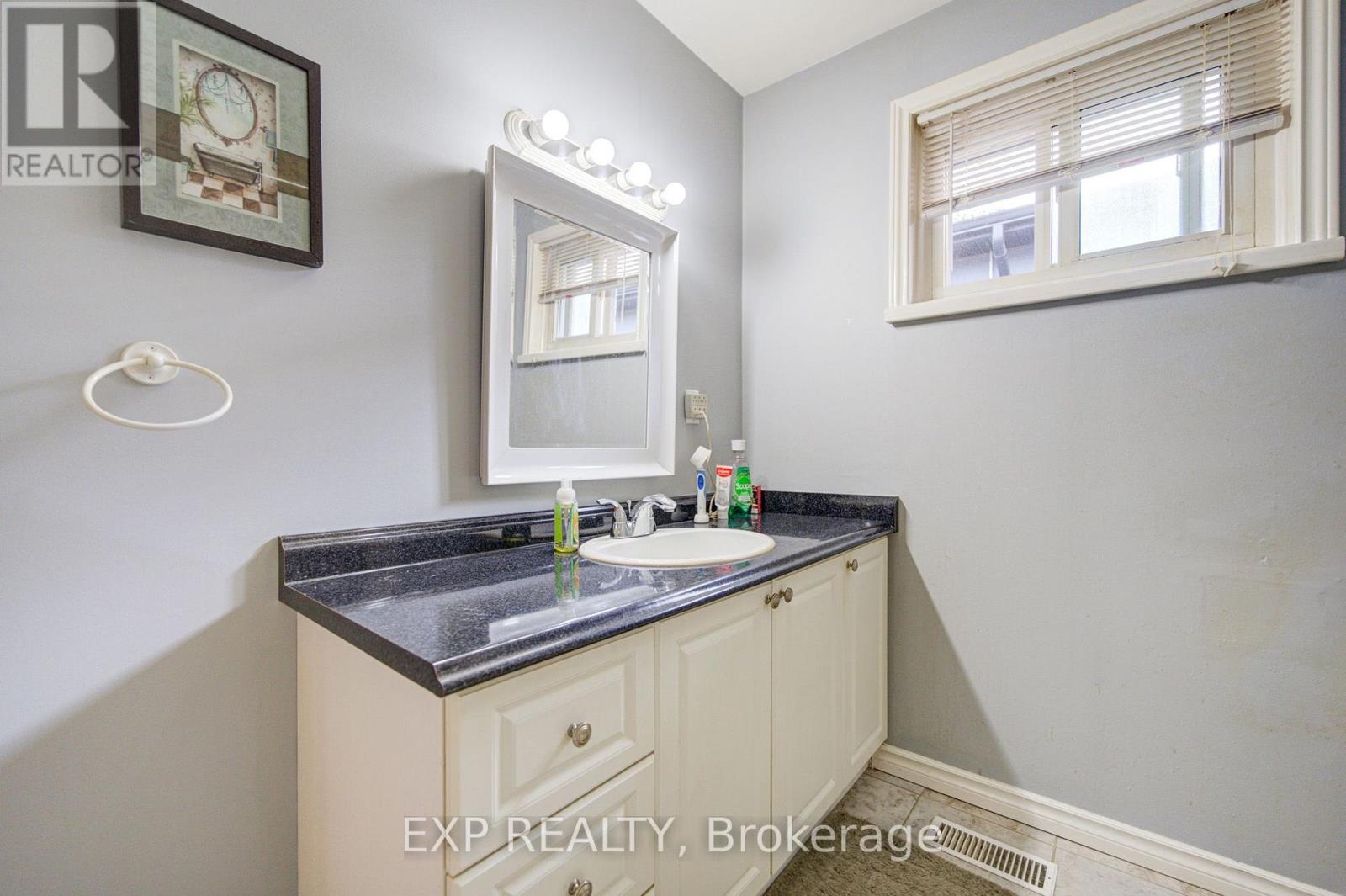 608 RUPERT AVENUE - 14