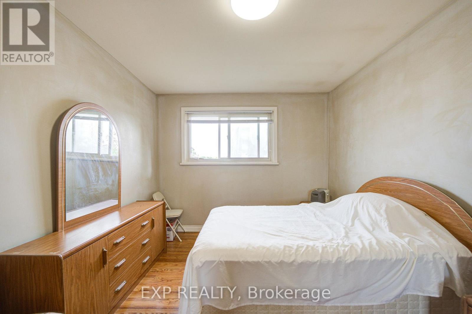 608 RUPERT AVENUE - 15