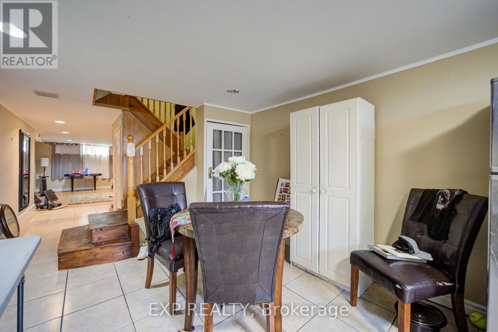 608 RUPERT AVENUE - 27