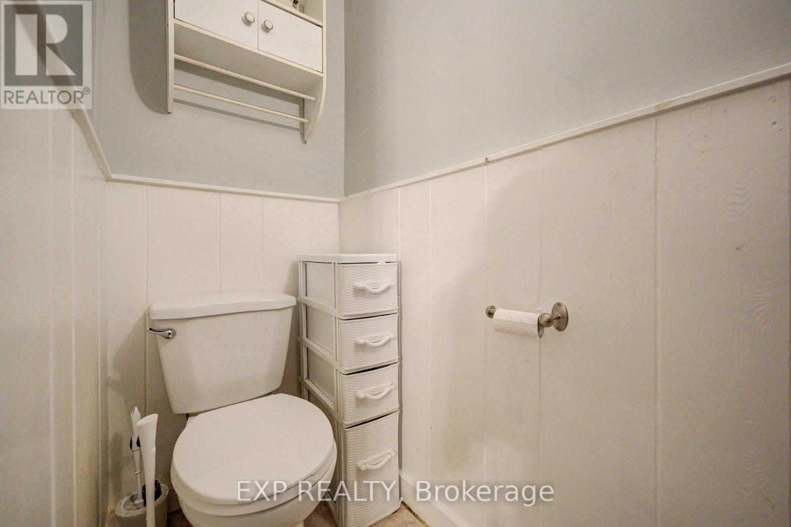 608 RUPERT AVENUE - 31