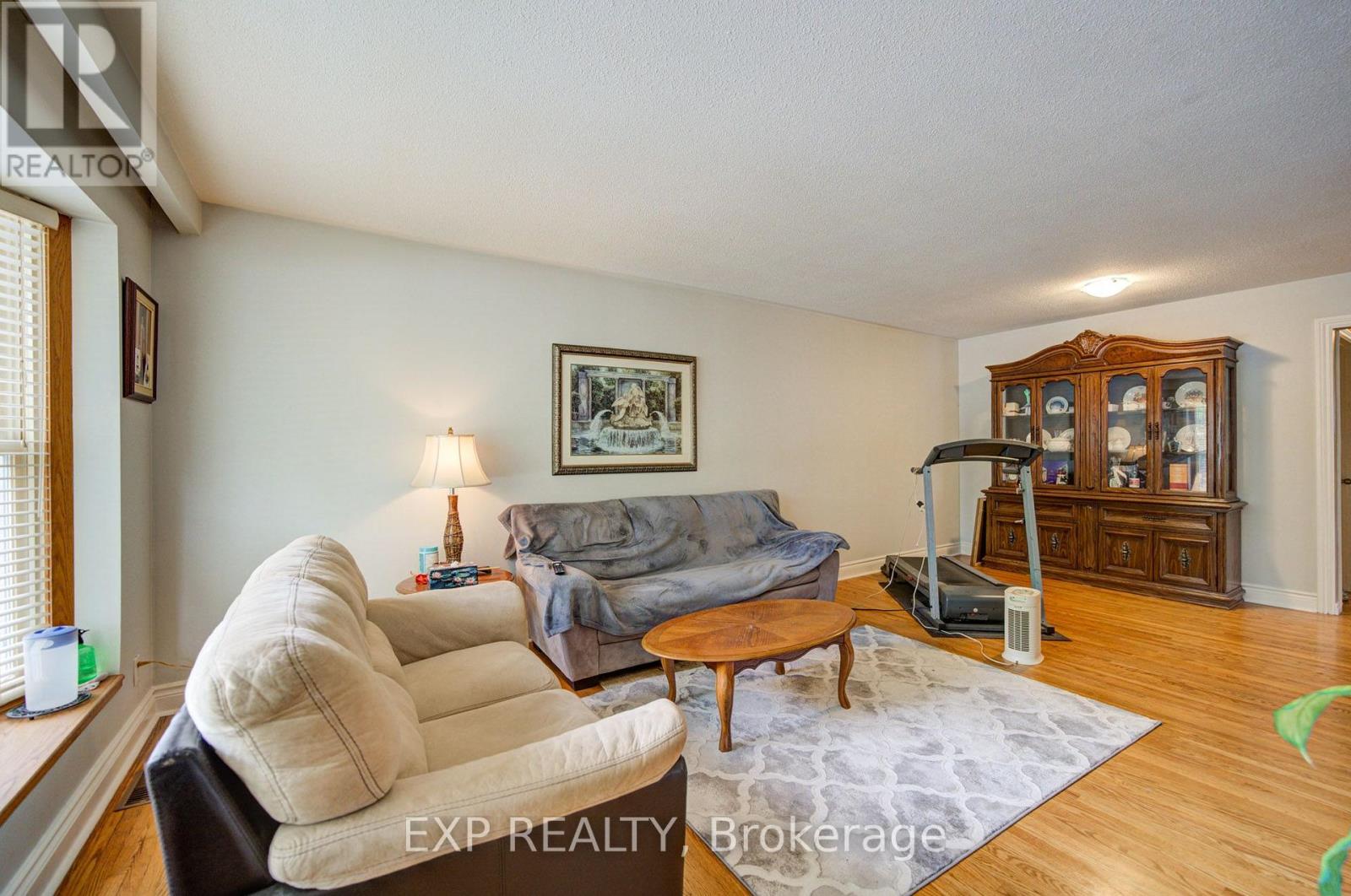 608 RUPERT AVENUE - 4