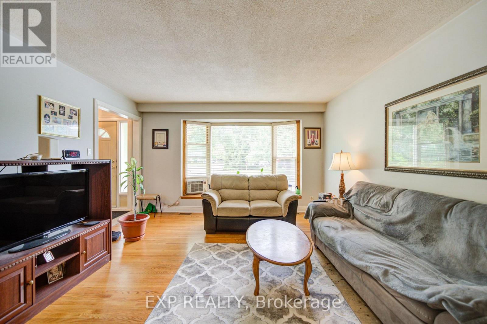 608 RUPERT AVENUE - 6