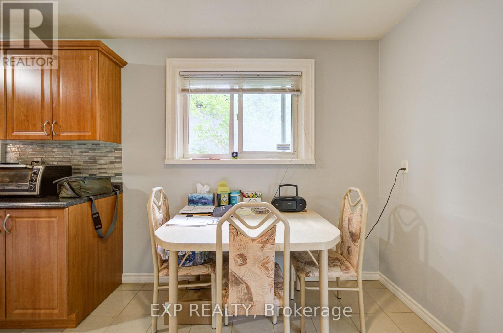 608 RUPERT AVENUE - 7